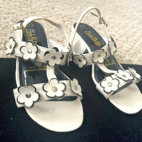 Vintage Little Girl Flower Sandals - Picture 1 of 11
